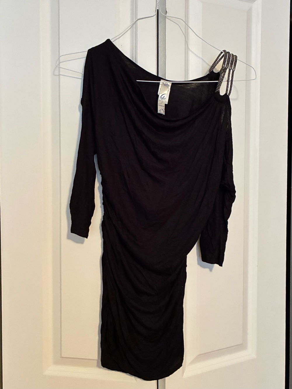 🌟Gracie Black Open Shoulder Ruched Shirt•w Embellished Strap•Sz S